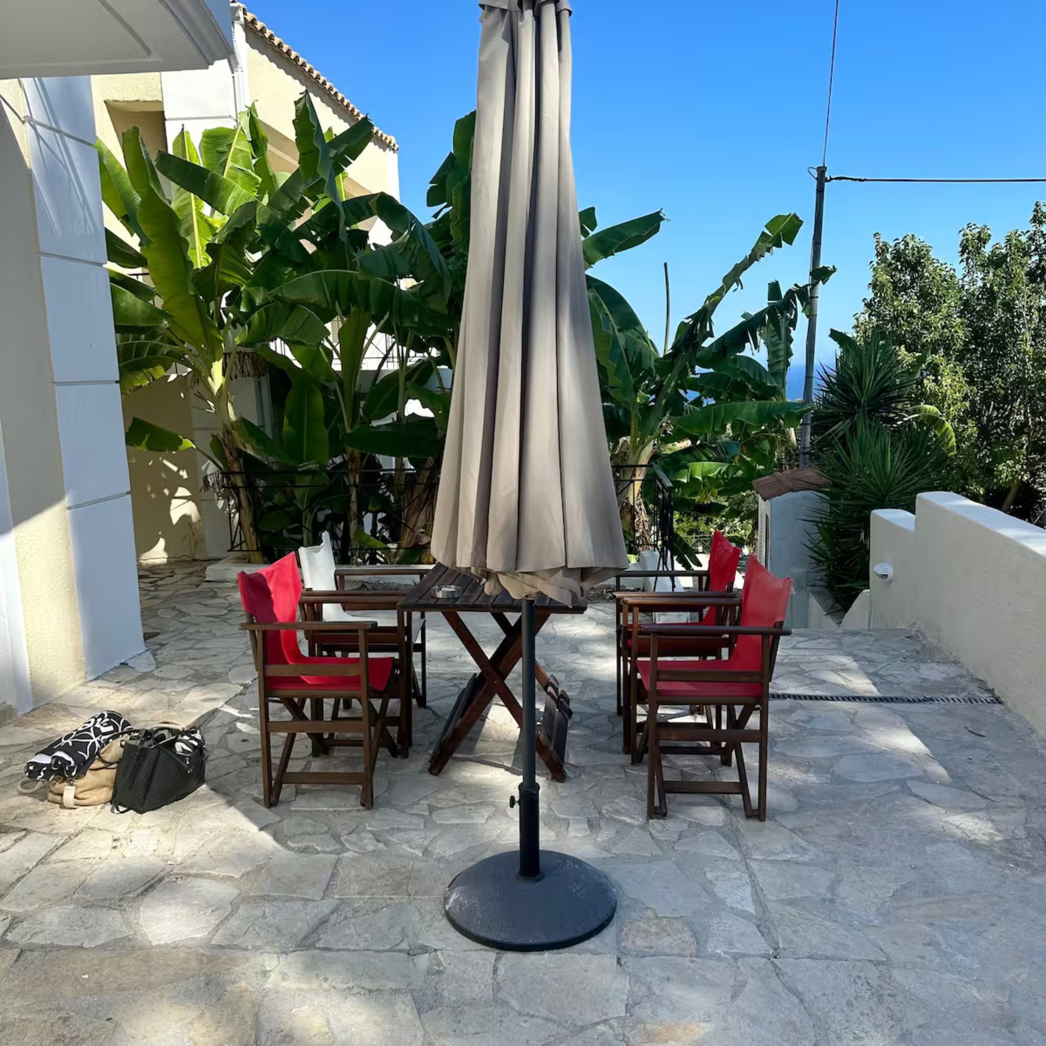 Outdoor dining at Helen's House